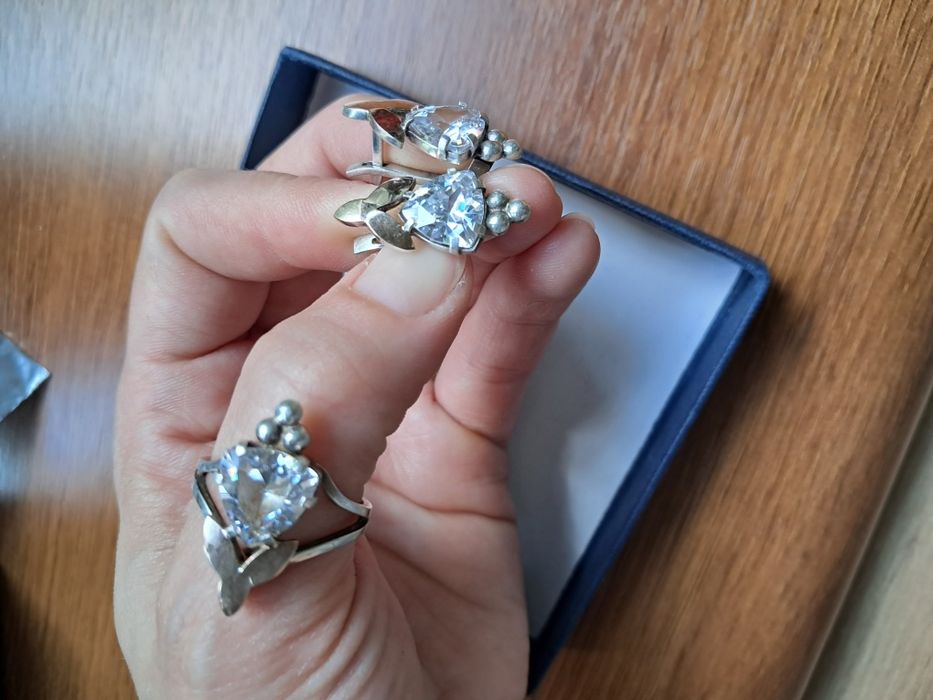 Срібний набір сережки і перстень