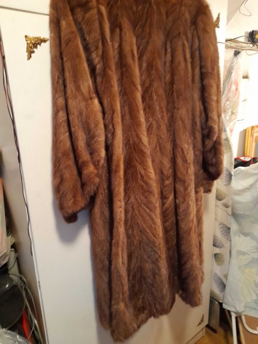 Futro eleganckie długie brązowe z norek