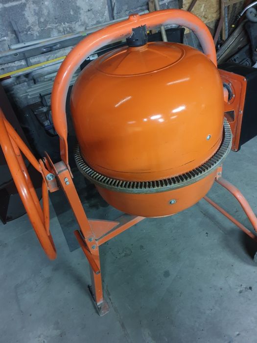 Продам бетономешалку Agrimotor B1510 - 11000грн