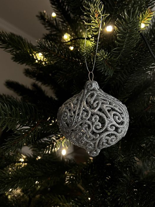 Новорічні іграшки