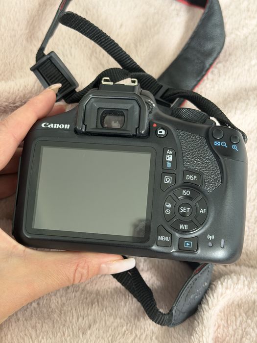 Canon EOS 1300D + 18-55 IS + 50mm f/1.8 + akcesoria – zestaw