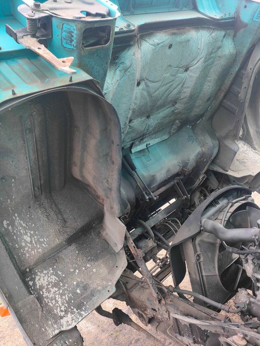 Mitsubishi Canter kontener z windą 2,8 1998r DMC 3,5T