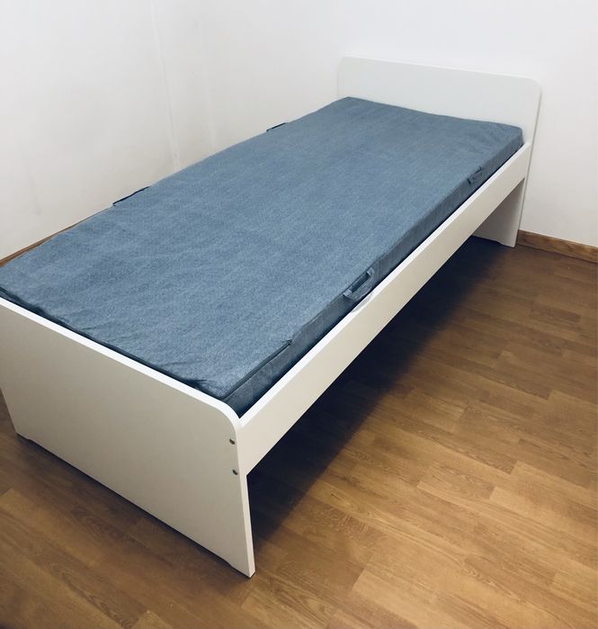 Cama nova IKEA c/ estrado ripas, colchão e roupa de cama incluído
