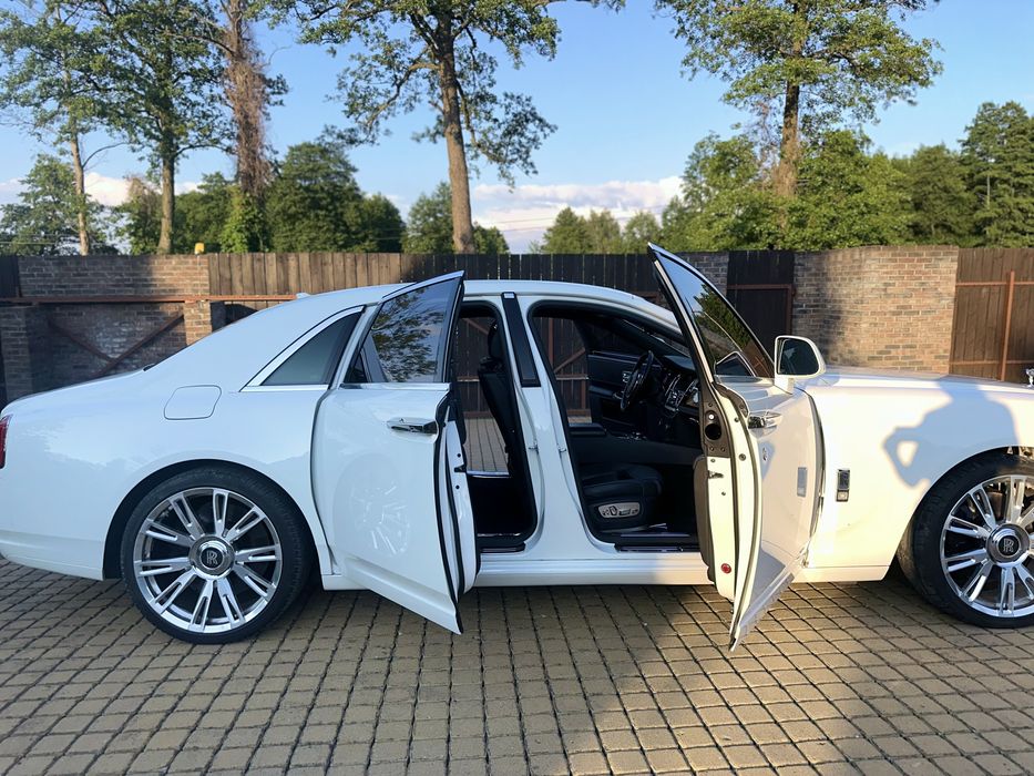Auto do sluby na wesele Rolls Royce Ghost Biale auto do slubu