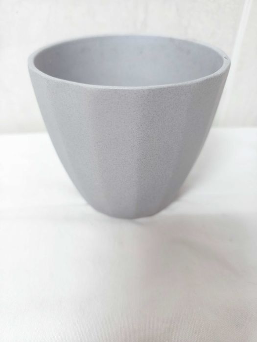 Vaso cinzento como novo