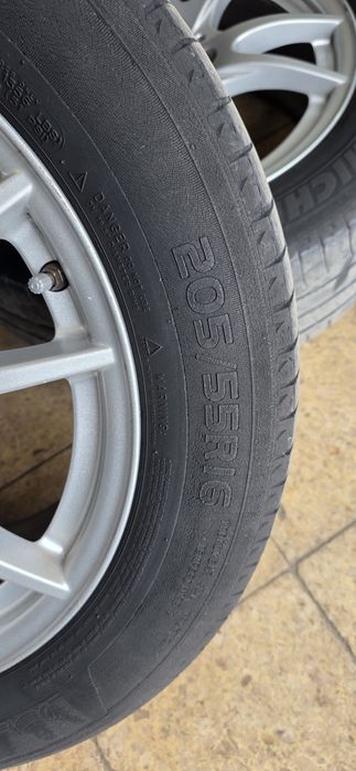 Vendo jantes originais Mercedes 16 com pneus