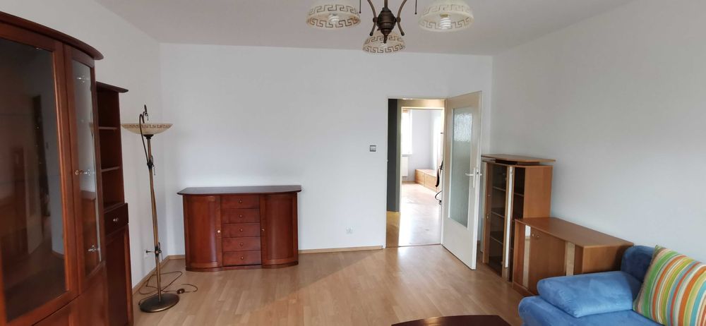 Przestronne 2-pokojowe mieszkanie z balkonem na osiedlu Bukowym