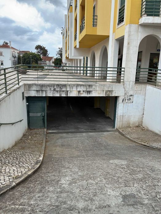 Garagem, Montijo Páteo de Água