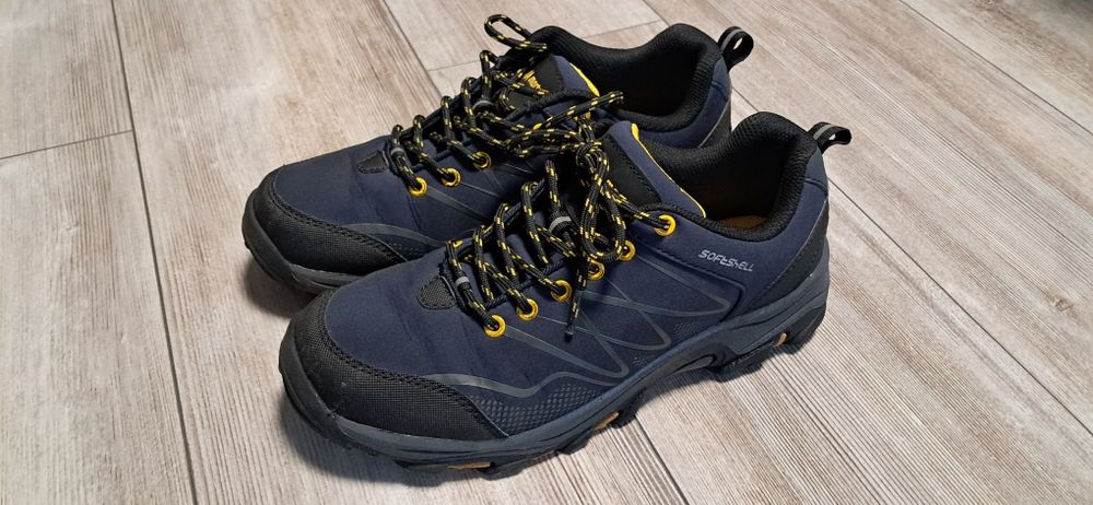 Buty trekingowe chłopięce r.39 MARTES