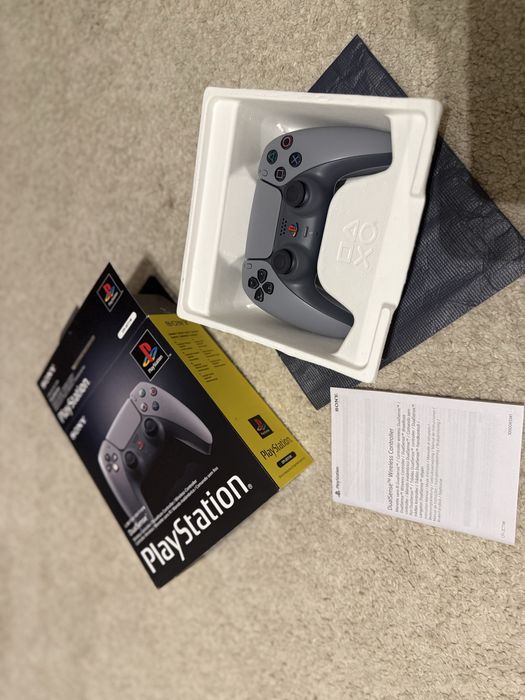 Comando PS5 - 30 anos