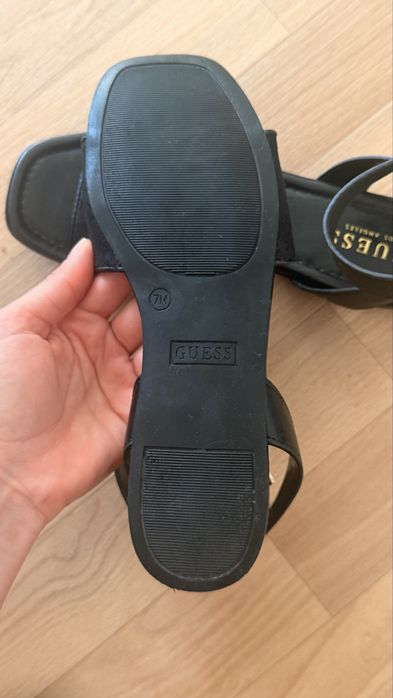 Босоніжки  Guess
