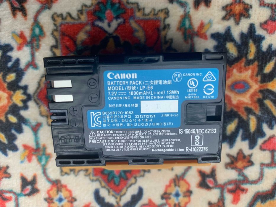 ОРИГіНАЛ Canon LP-E6 акум. + оригін. пристр.