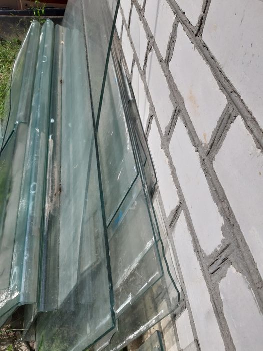 Продам  стікло  з рамами і без рам