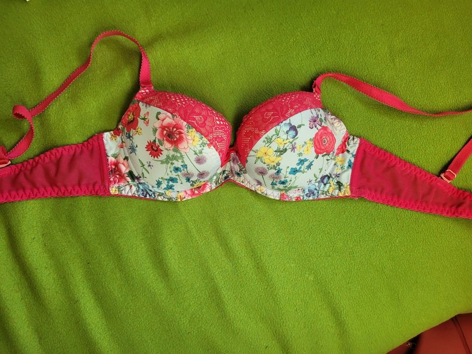 Biustonosz Kinga 75A