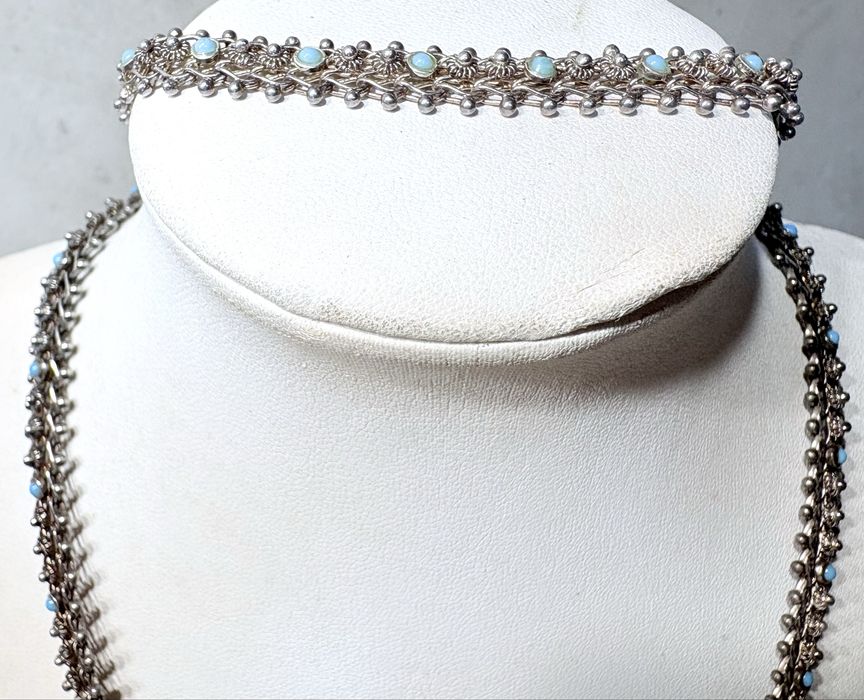Conjunto de lindo colar e pulseira vintage em prata com turquesas