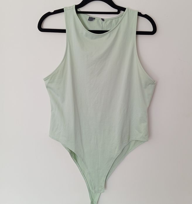 Elastyczne body w kolorze matcha l Primark jak nowe
