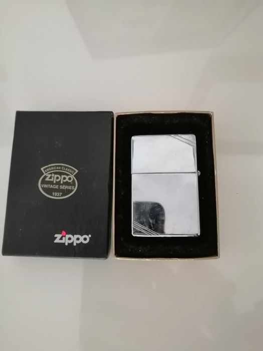 Isqueiro Zippo e bossula