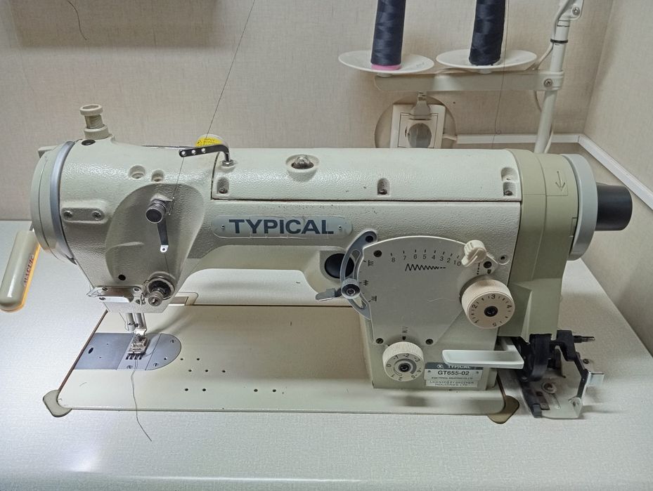 Máquina de costura industrial