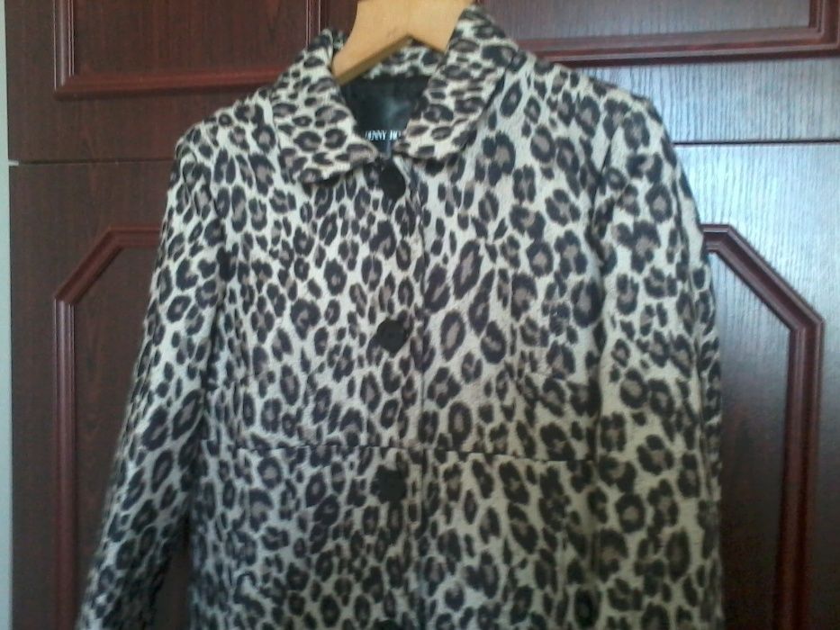 Пальто с леопардовым принтом р.46-48