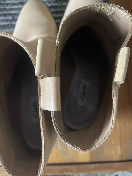 Botki beżowe 40 skóra naturalna Clarks