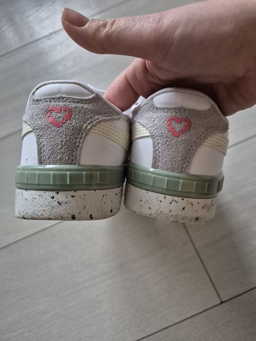 Sneakersy białe damskie Puma Jeda 37
