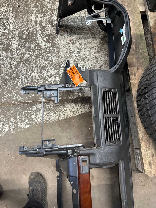 Range Rover P38 Tablier 275€