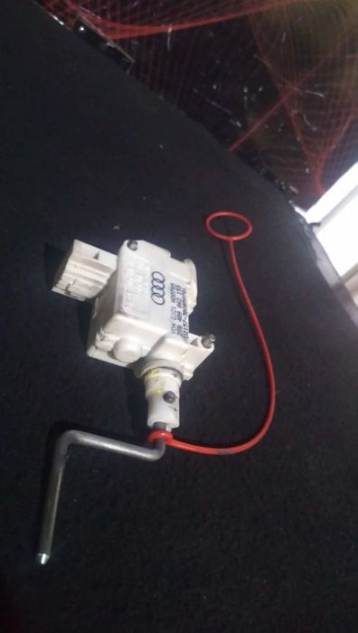 Fecho Da Mala Audi A6 (4B2, C5)