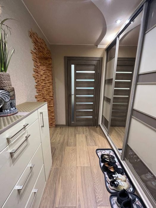 Продам трикімнатну квартиру з ремонтом Миколаївка