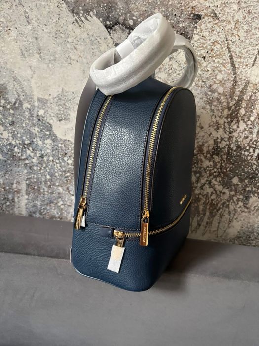 Plecak skórzany Michael Kors Rhea medium granatowy zlote logo