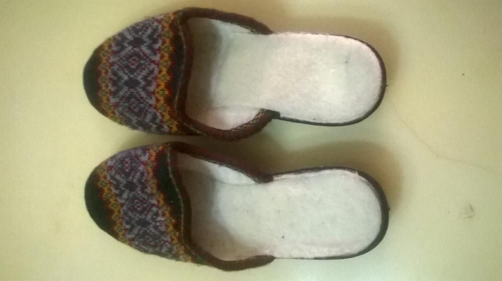 Chinelos senhora (2 com etiqueta e 6 sem etiqueta)