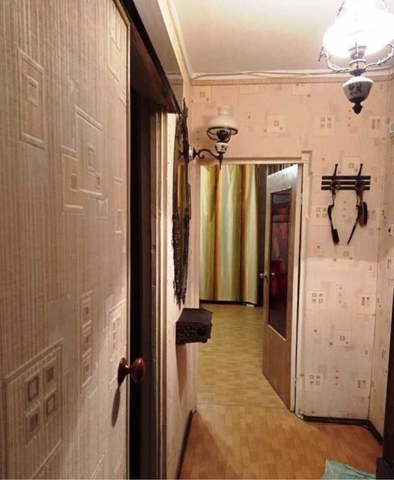 Газовый дом, три застекленные лоджии Южный рынок Срочно