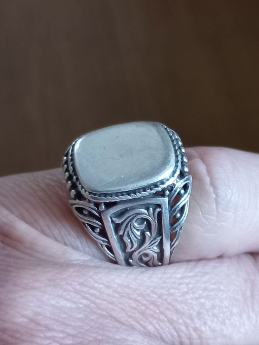 Elegancki masywny srebrny sygnet