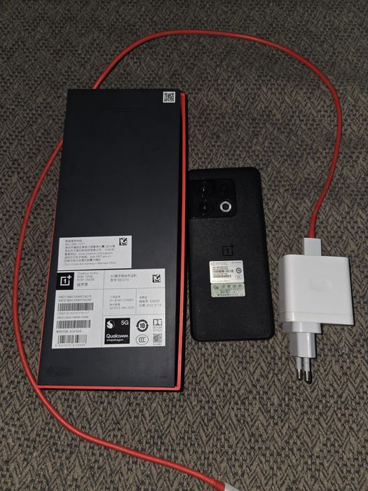 Продам телефон One Plus 10 Pro.12-256