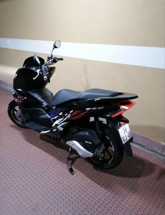 Honda PCX 2018 bem estimada
