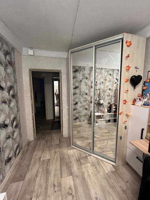 Большой угловой шкаф купе