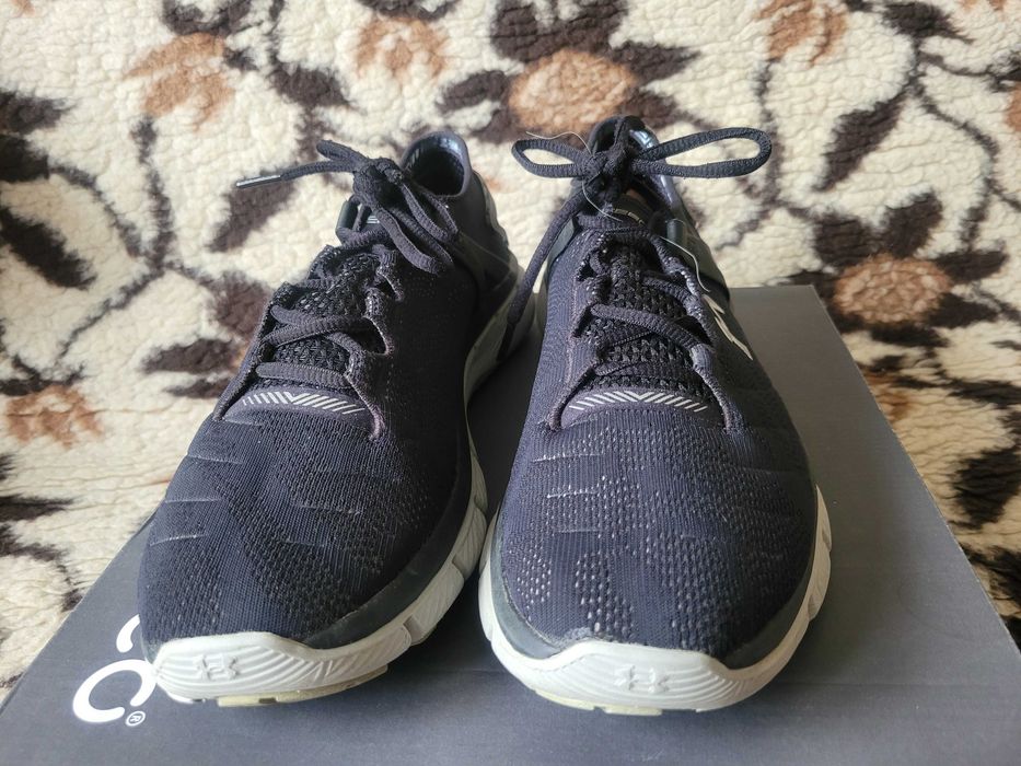 Super lekkie buty treningowe/biegania Under Armour Speedform wkł.27 cm