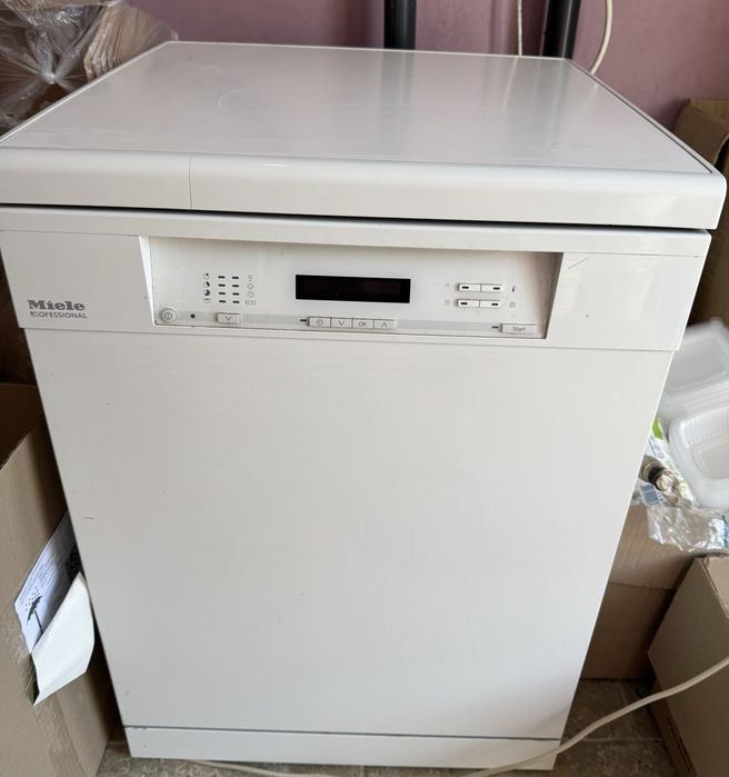 Фронтальна Посудомийна Машина 3 Фази Miele PG 8130 U Б/В