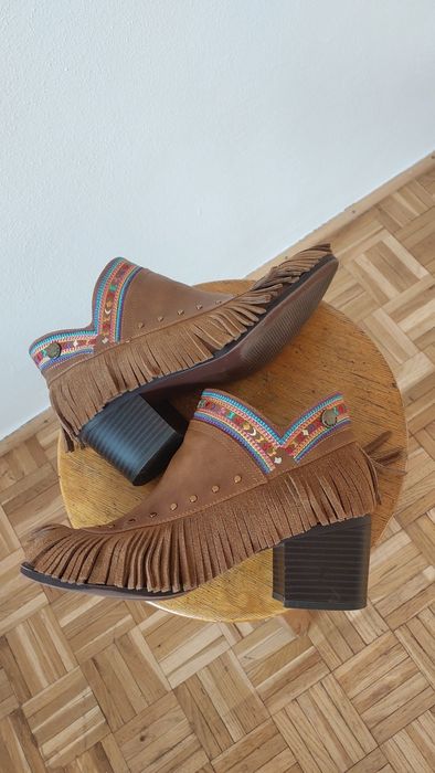 Botki skórzane, Desigual