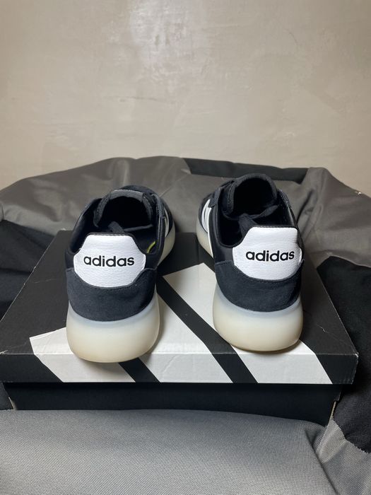кеди/кросівки/ adidas 44 розмір