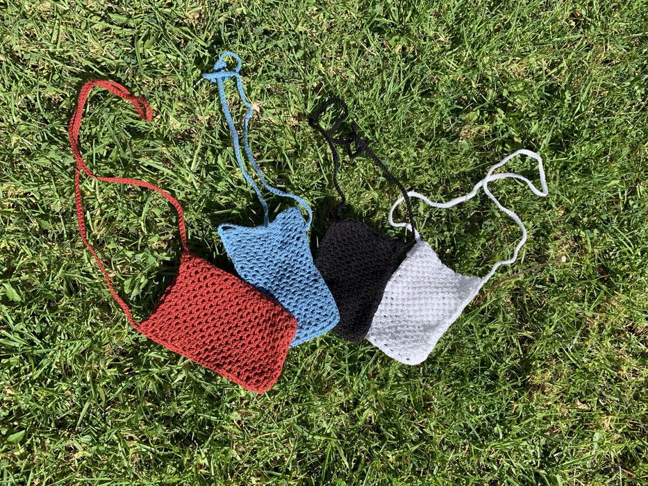 Bolsa para telemóvel feita por mãos de ouro. Mensagem..