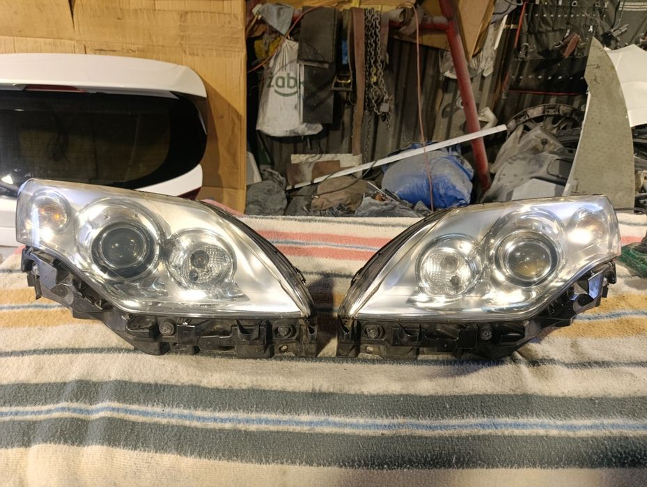 Komplet lamp przednich Lampy Renault Laguna III Xenon Europa