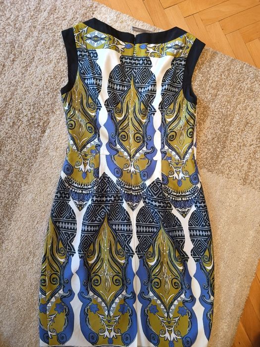 Sukienka klasyczna w stylu Versace