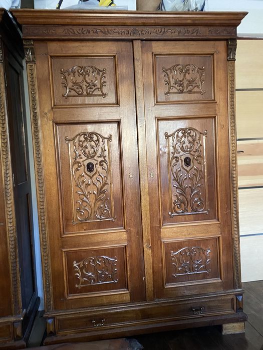 Stara szafa bogato zdobiona  okres międzywojenny