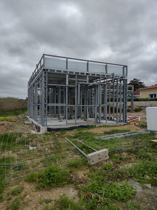 Estruturas em ferro, Portões, vedações, mezaninos, pérgolas, grades "Lisboa e Arredore"s