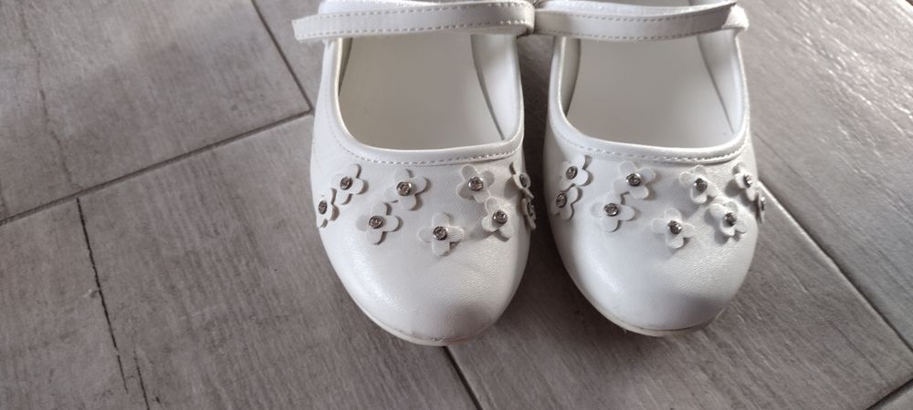Białe buciki buty wizytowe komunijne Graceland 37