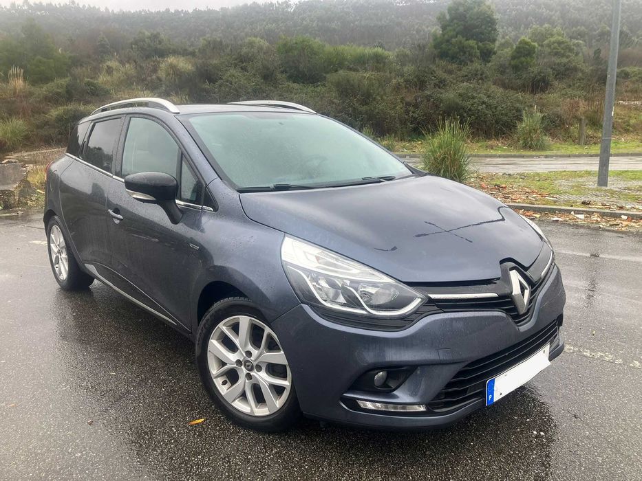 Renault Clio - Espaçosa e Económica