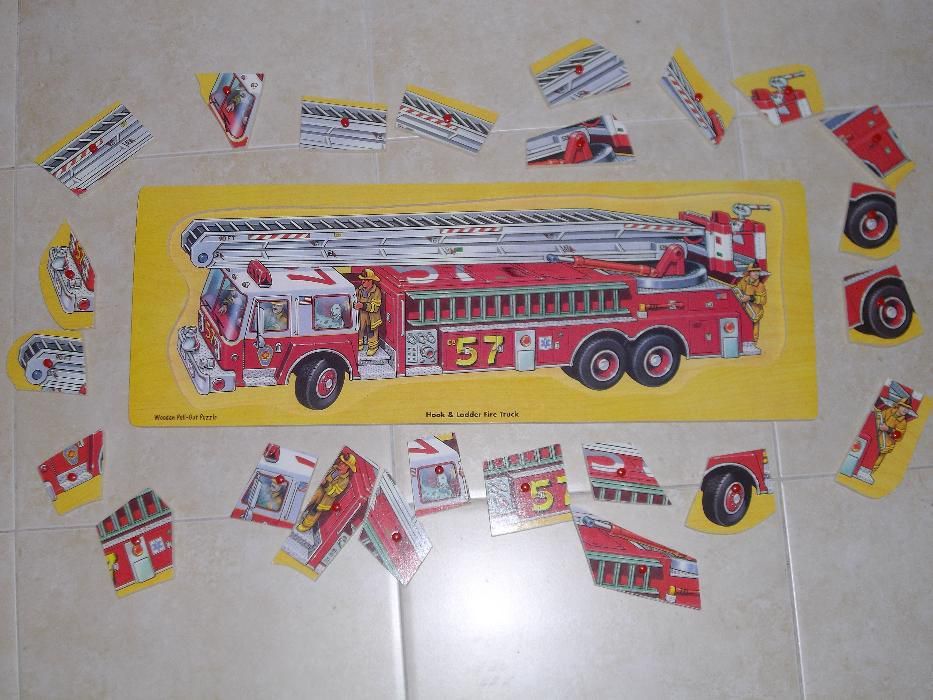 Puzzle de madeira de grandes dimensões