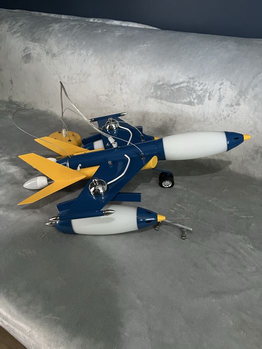 Продаю люстру дитячу