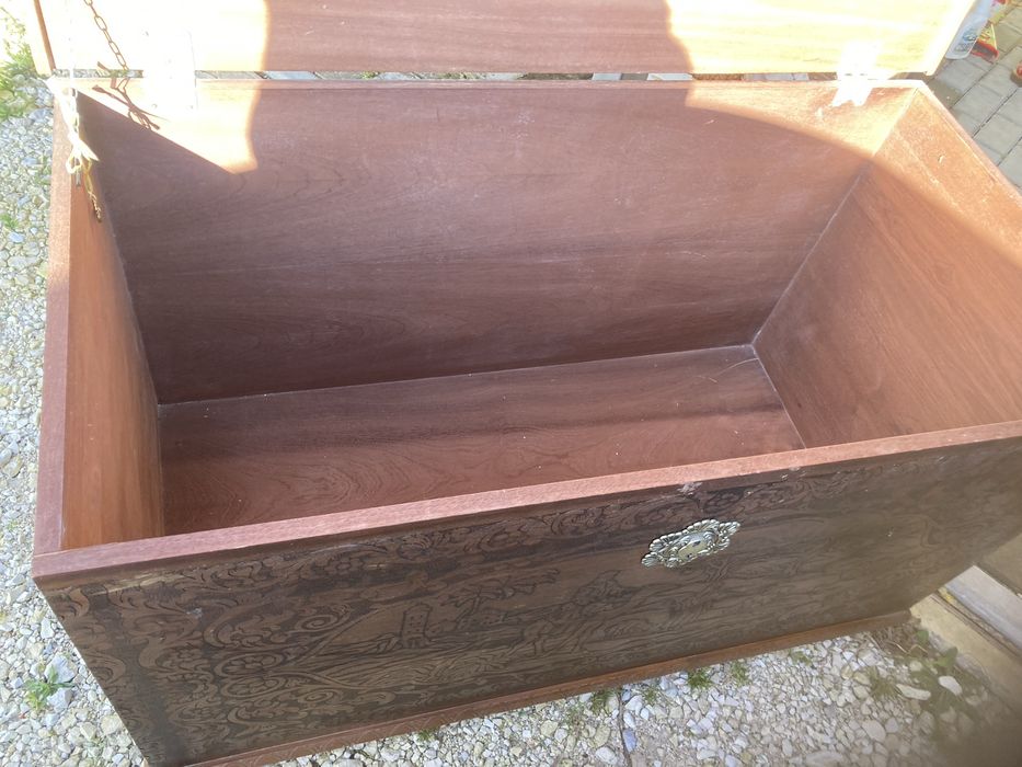 Mala de madeira em bom estado