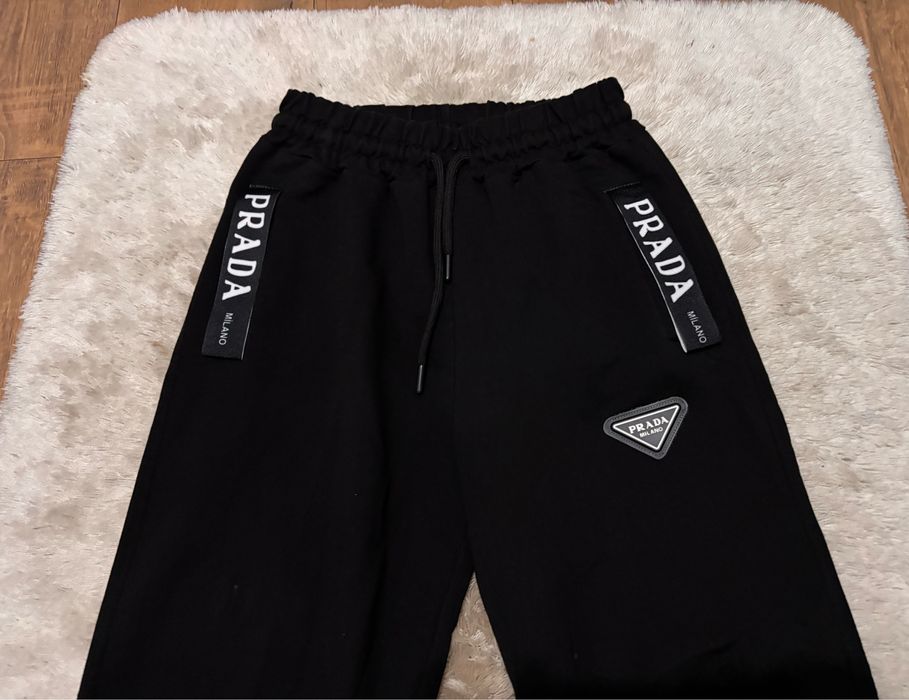 Spodnie dresowe sportowe Prada